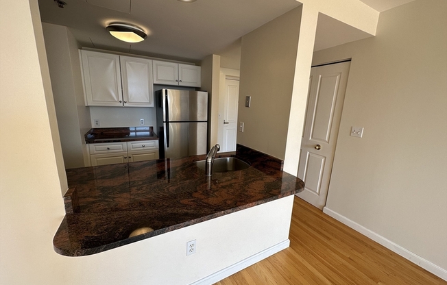 1 bed, 1 bath, 711 sqft, $3,700, Unit 2405
