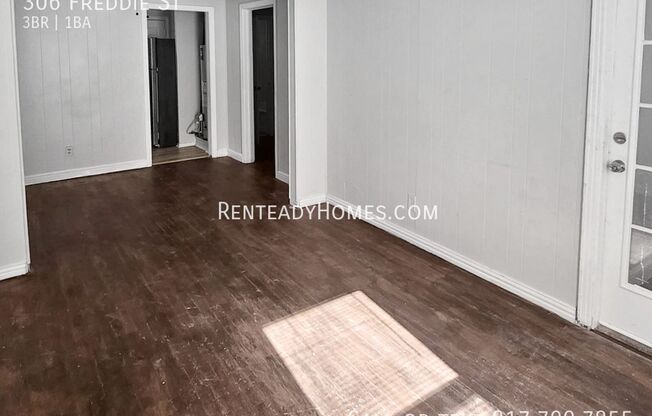 3 beds, 1 bath, $1,549