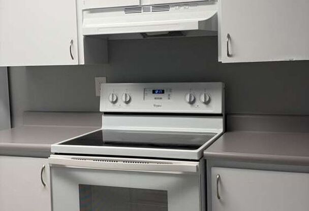 2 beds, 1 bath, 850 sqft, $1,550, Unit 1107 M8