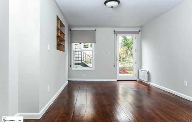 471 HENRY ST