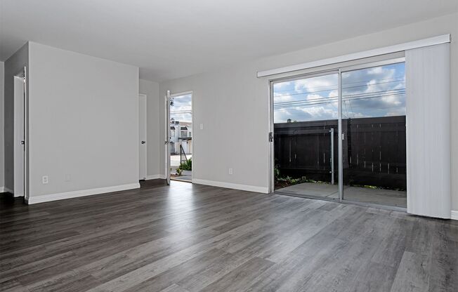 2 beds, 1.5 baths, 990 sqft, $2,395, Unit 241