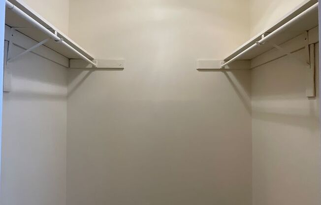 3 beds, 2 baths, 1,152 sqft, $2,350, Unit 14225 #103