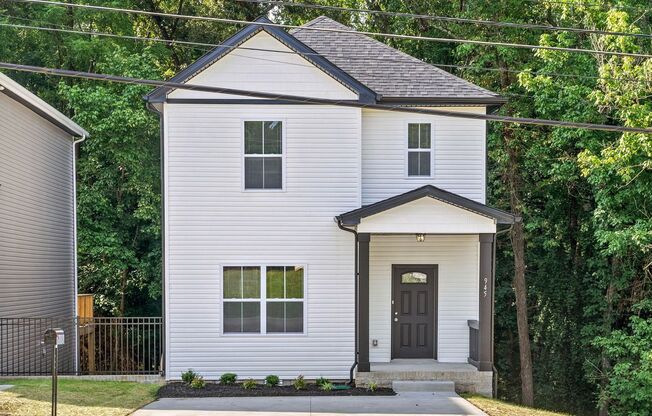 Beautiful 3 Bedroom Home For Rent Near Downtown Clarksville!