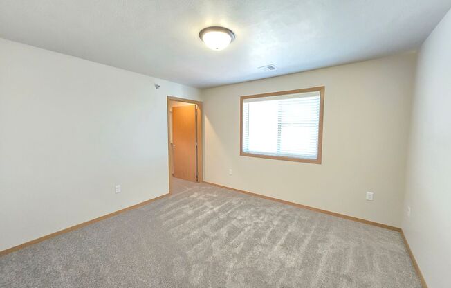 2 beds, 1 bath, 1,006 sqft, $1,230, Unit 3500 304