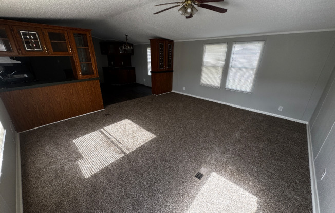 141 FOX MDW DR