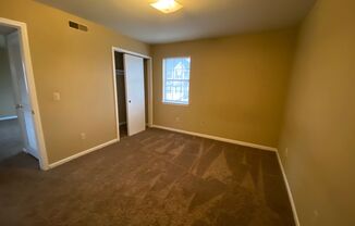 2 beds, 1 bath, $750, Unit E36