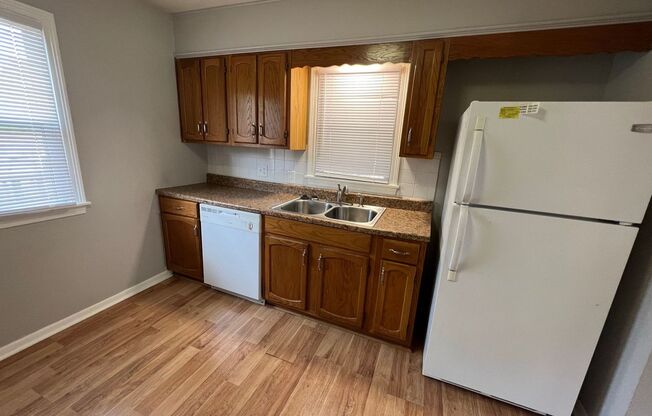 2 beds, 1 bath, $1,395