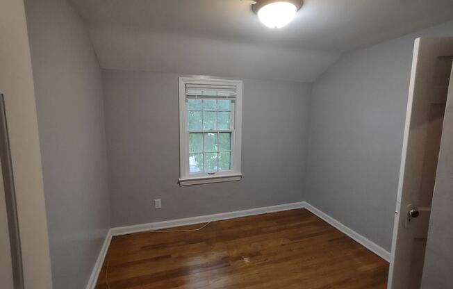 3 beds, 1 bath, $1,300