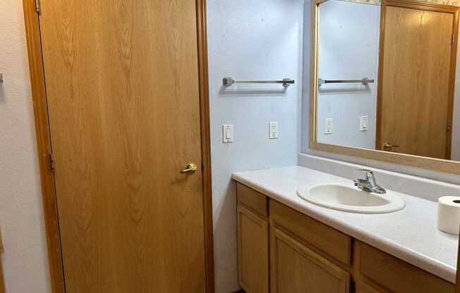 2 beds, 2 baths, $1,900