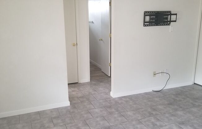 3 beds, 2 baths, 1,126 sqft, $1,250, Unit A