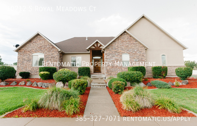 10212 S ROYAL MDWS CT