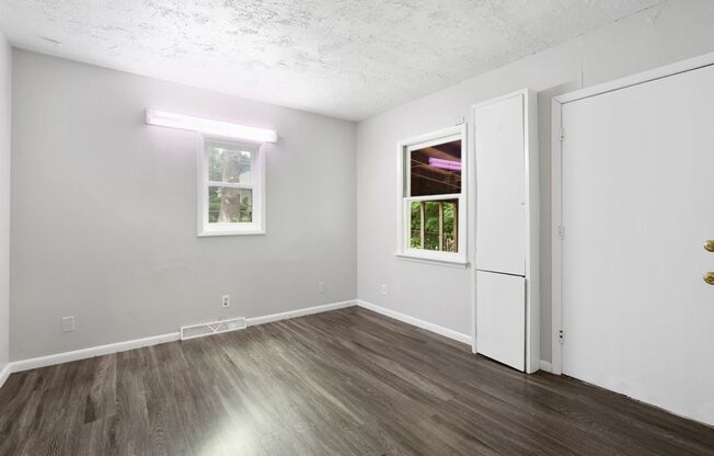 1223 W 19th St - Cedar Falls IA