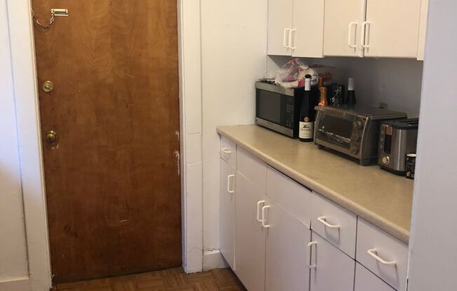 2 beds, 1 bath, $1,500, Unit 1A