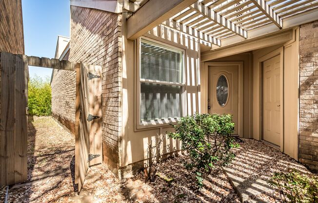 2 Bedroom, 2 Bath Home in Rosser Village!!!