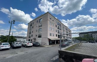 515 Plaza Center