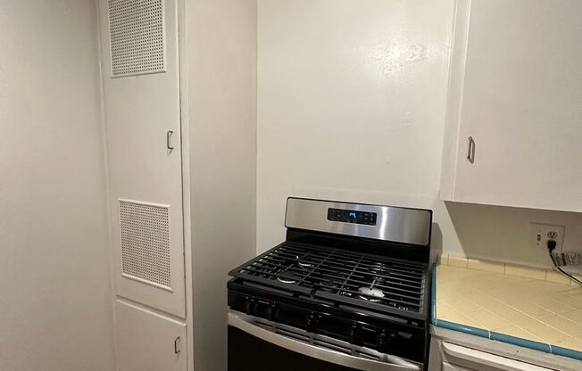 1 bed, 1 bath, $1,895, Unit 4320