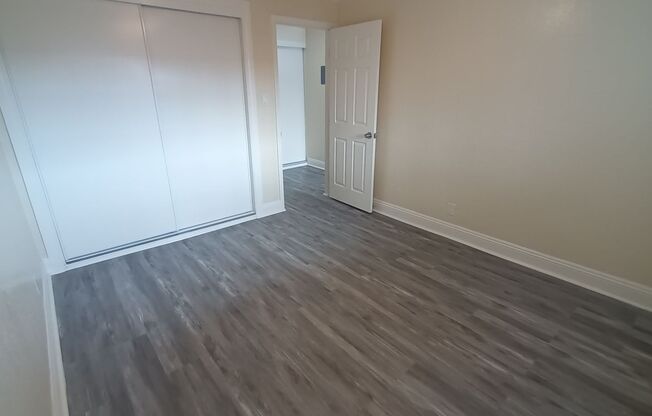 1 bed, 1 bath, $1,300, Unit 2501-15
