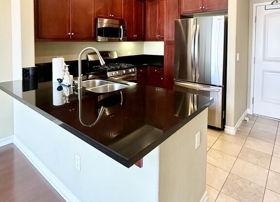 2 beds, 2 baths, 1,290 sqft, $3,700, Unit 439