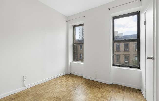 325 E 89 ST