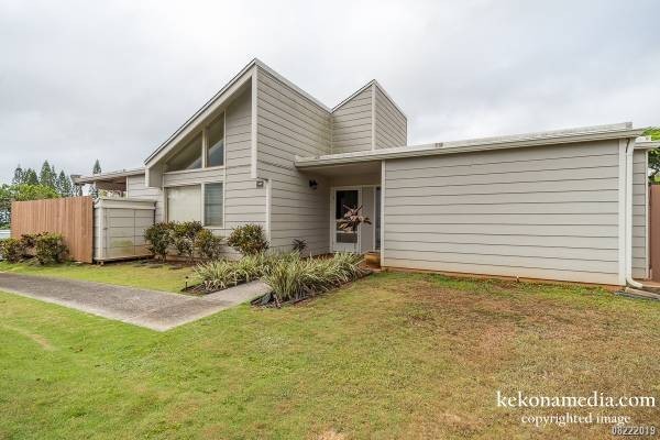 3-bedroom 1.5-bath townhome with 2 parking stalls in Mililani!  Available on Dec 1, 2024