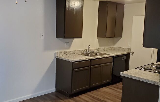 2 beds, 1.5 baths, 900 sqft, $1,620, Unit B 152