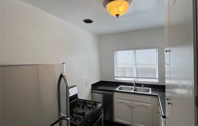 1 bed, 1 bath, 633 sqft, $3,100