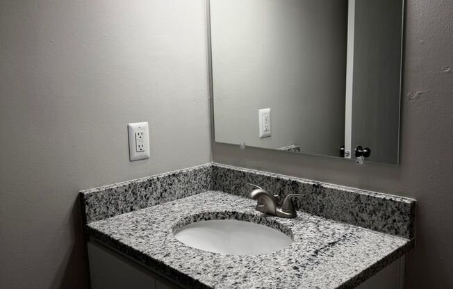 1 bed, 1 bath, 670 sqft, $1,000, Unit 217