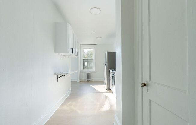 2 beds, 1 bath, 650 sqft, $1,395, Unit C8
