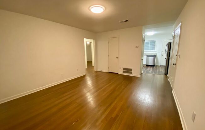 2 beds, 1 bath, 850 sqft, $1,700, Unit 485-C27