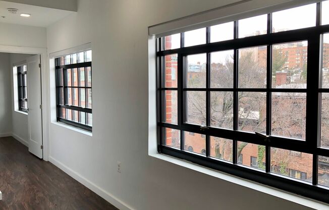 2 beds, 2 baths, 895 sqft, $2,073, Unit 406