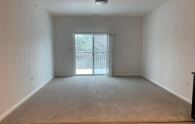1 bed, 1 bath, 738 sqft, $1,175, Unit 233
