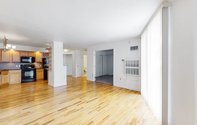 2 beds, 2 baths, 873 sqft, $1,810, Unit 601 W 11th Ave