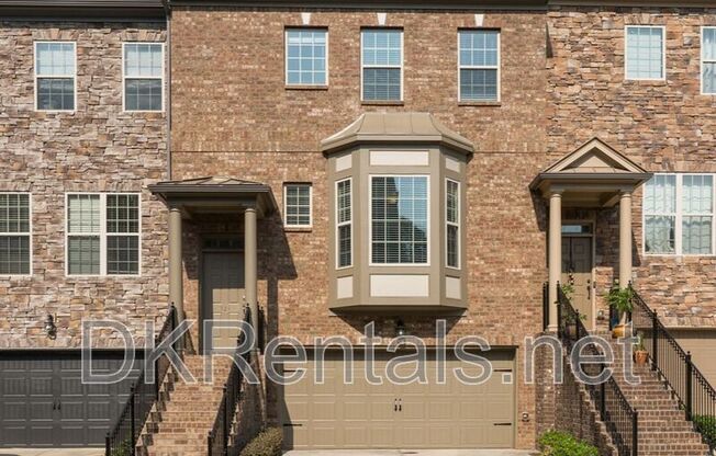 921 HICKORY LEAF CT SE