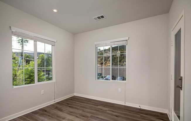 Dining Room at Lakeview 88, Spring Valley, CA