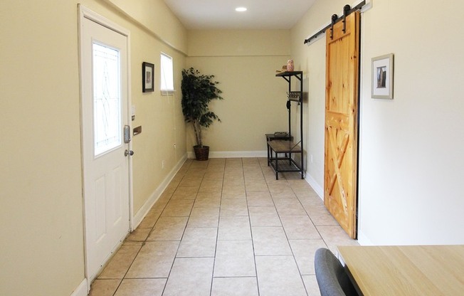 335 E SOUTHCROSS