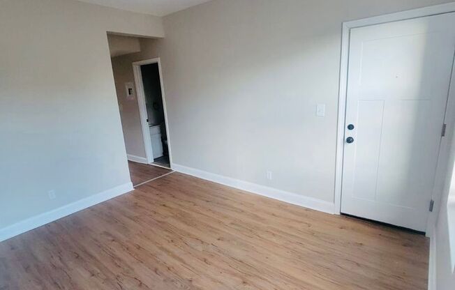 2 beds, 1 bath, 720 sqft, $1,675, Unit 67 Oak Street 3rd Floor