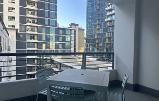 1 bed, 1 bath, 760 sqft, $2,715, Unit 720