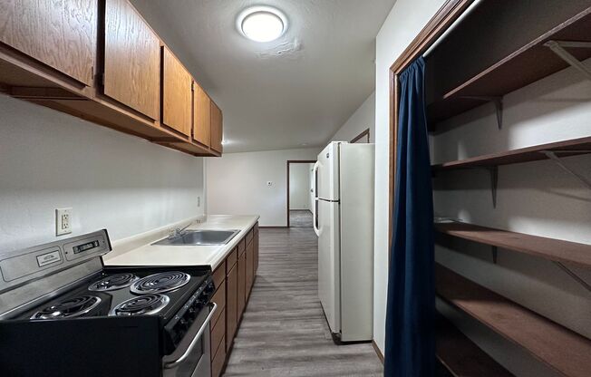 2 beds, 1 bath, 768 sqft, $825, Unit 1