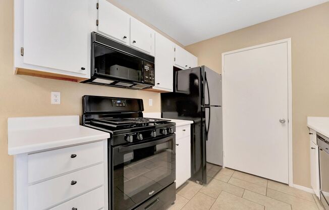 1 bed, 1 bath, $1,100, Unit # 1139