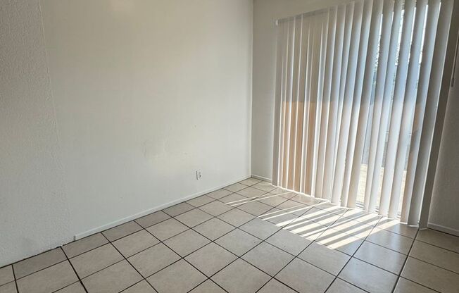 2 beds, 1 bath, 850 sqft, $1,250, Unit Unit 3