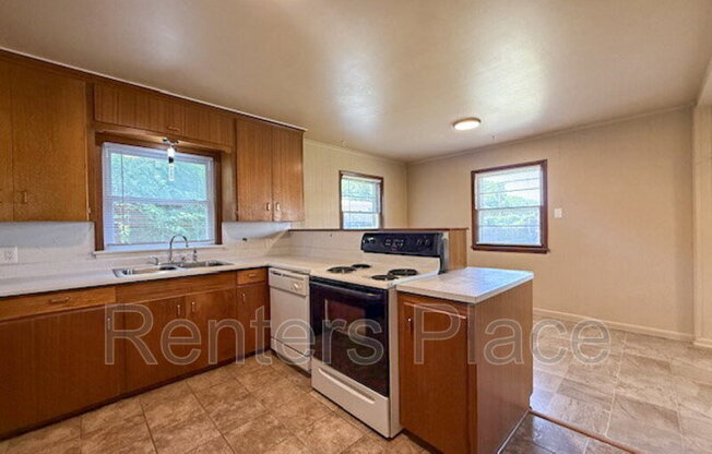 1045 E 53 ST