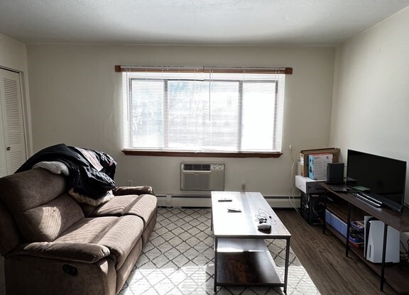 11 PARKER HL AVE