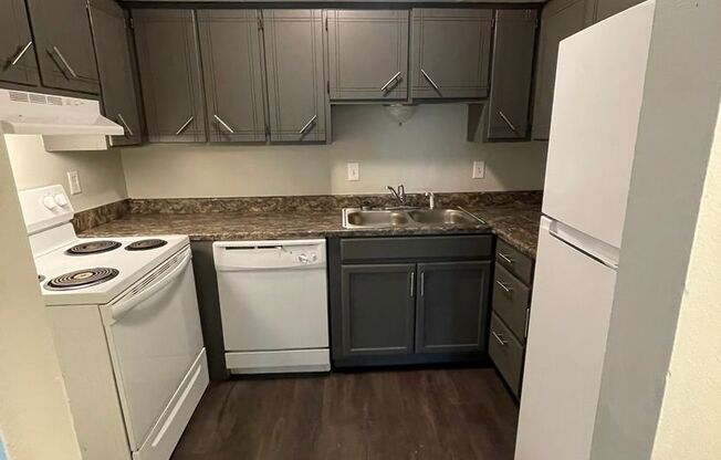 2 beds, 1 bath, 1,050 sqft, $1,125, Unit E-20