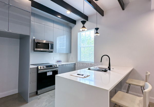 218 S OLIVE