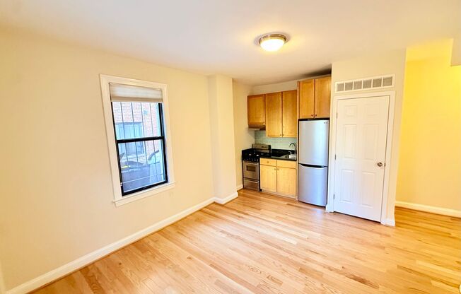 Studio, 1 bath, 337 sqft, $1,925, Unit H307