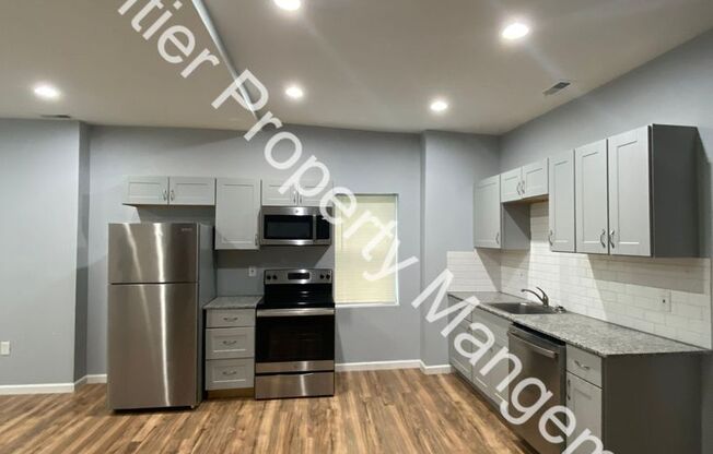 2 beds, 2 baths, 1,000 sqft, $995, Unit 2726 Miami St C