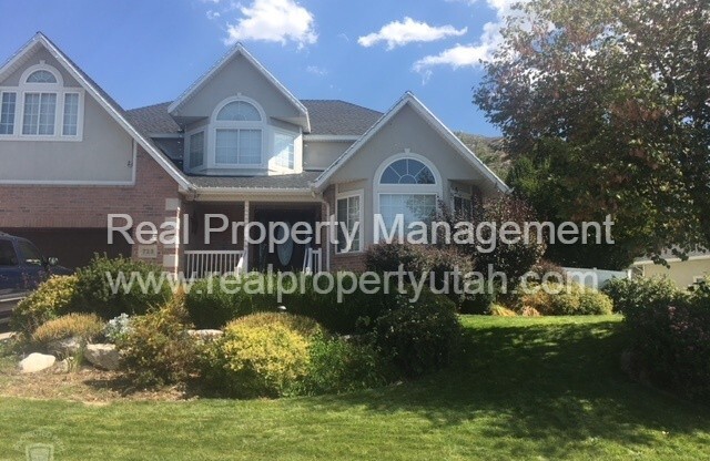 Spectacular Home Centrally Located In Fruit Heights!