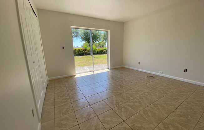 3223-3225 SW Santa Barbara Pl