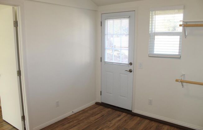 1Bed/1Bath in Vista~ E. California