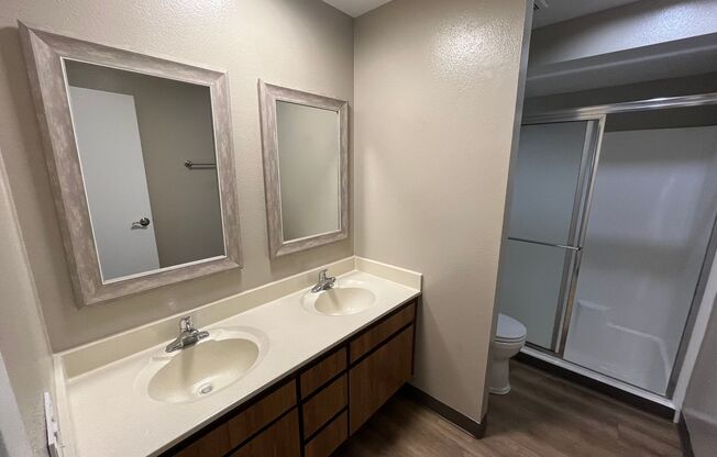 2 beds, 1 bath, 980 sqft, $2,435, Unit 001